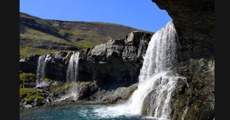 Arctic Plunge – Skutafoss